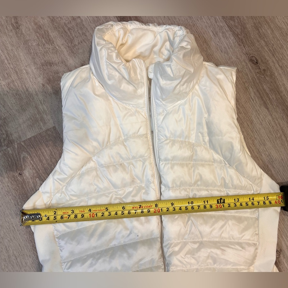 Lululemon Down for a Run Vest, size small - Picture 10 of 12
